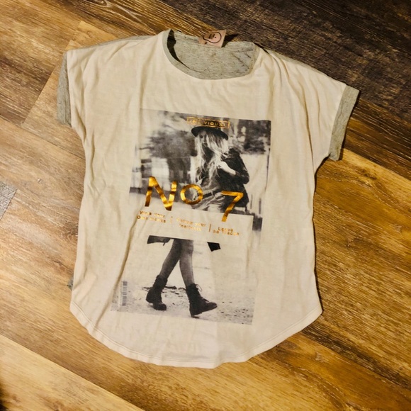 No 7 (gold) white t-shirt - Picture 1 of 3